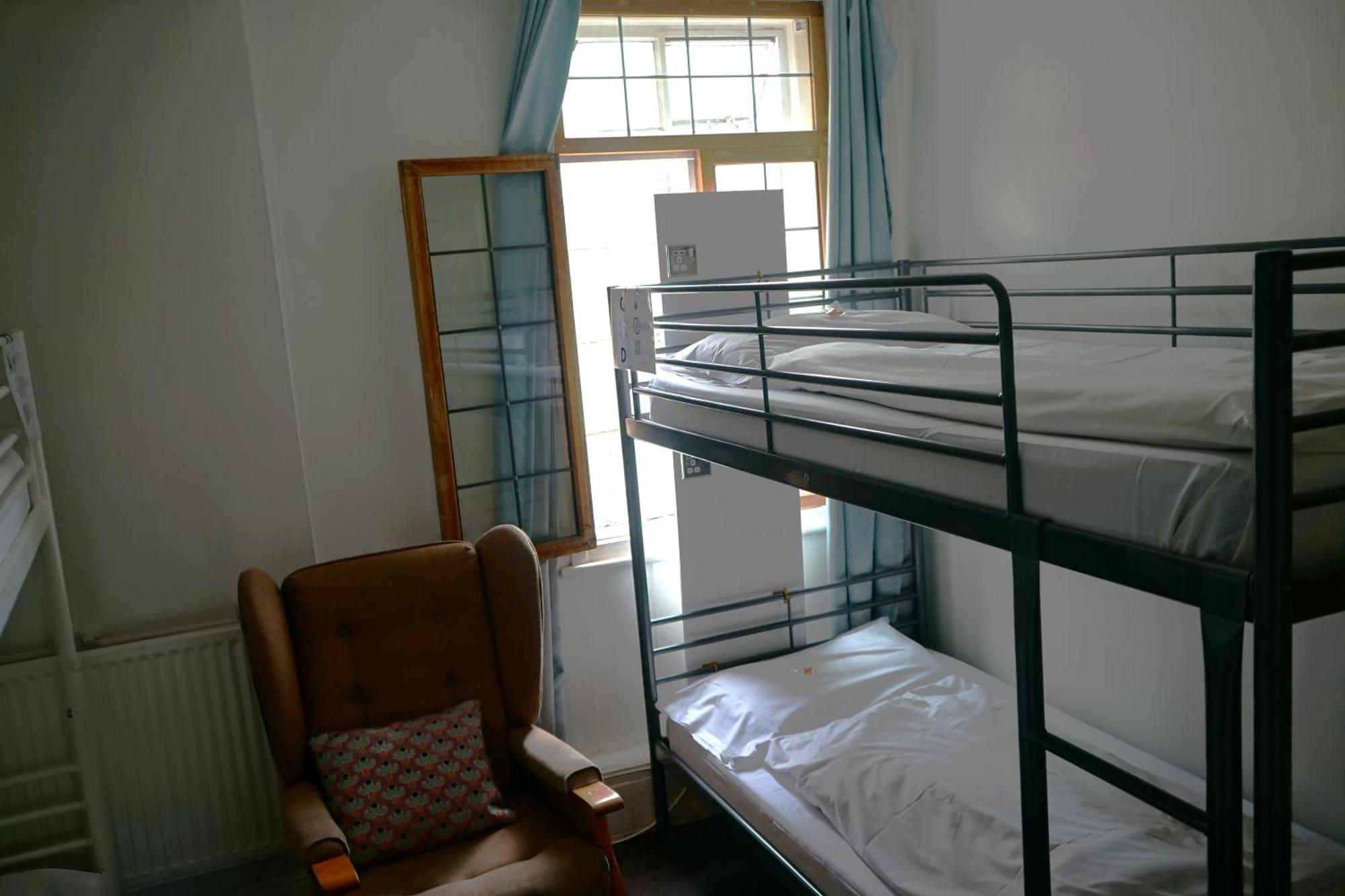 Bed 4-Bed Female Dormitory Room,1698138564:JPEG