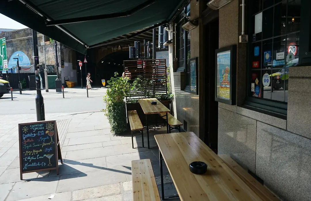 The Walrus Bar And Hostel-1