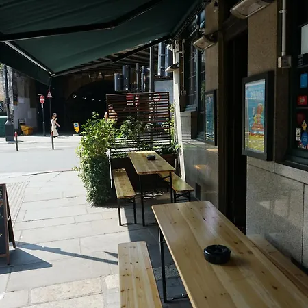 The Walrus Bar And Hostel-2